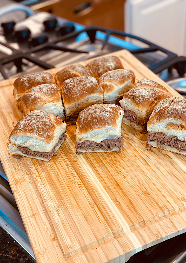 My Quick and Easy Havarti Slider Recipe is sure to please even the most particular members of your household! These personal size hamburgers are so delicious and easy to prepare. Try this for the big game or make them for a weeknight dinner.